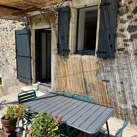 بيت للعطل Des Combes *